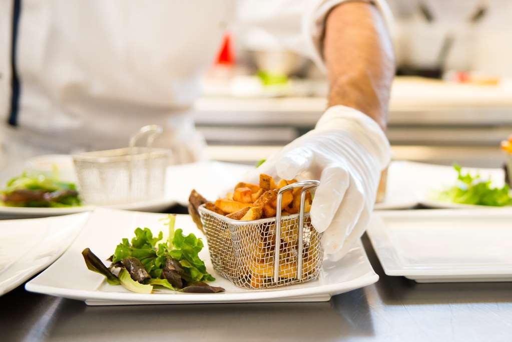 Brit Hotel Le Kerann Nantes St Herblain - Zac De La Lorie Saint-Herblain Restaurant photo